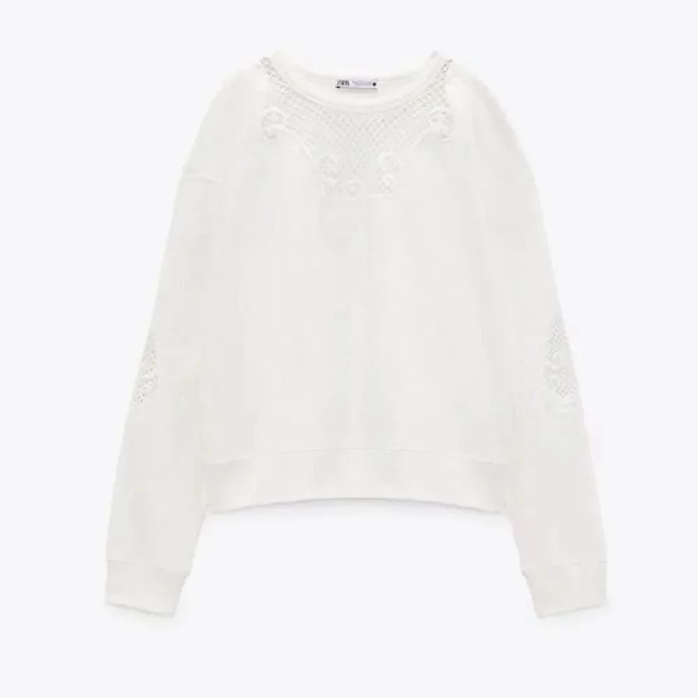 ZARA EMBROIDERED EYELET SWEATSHIRT‎